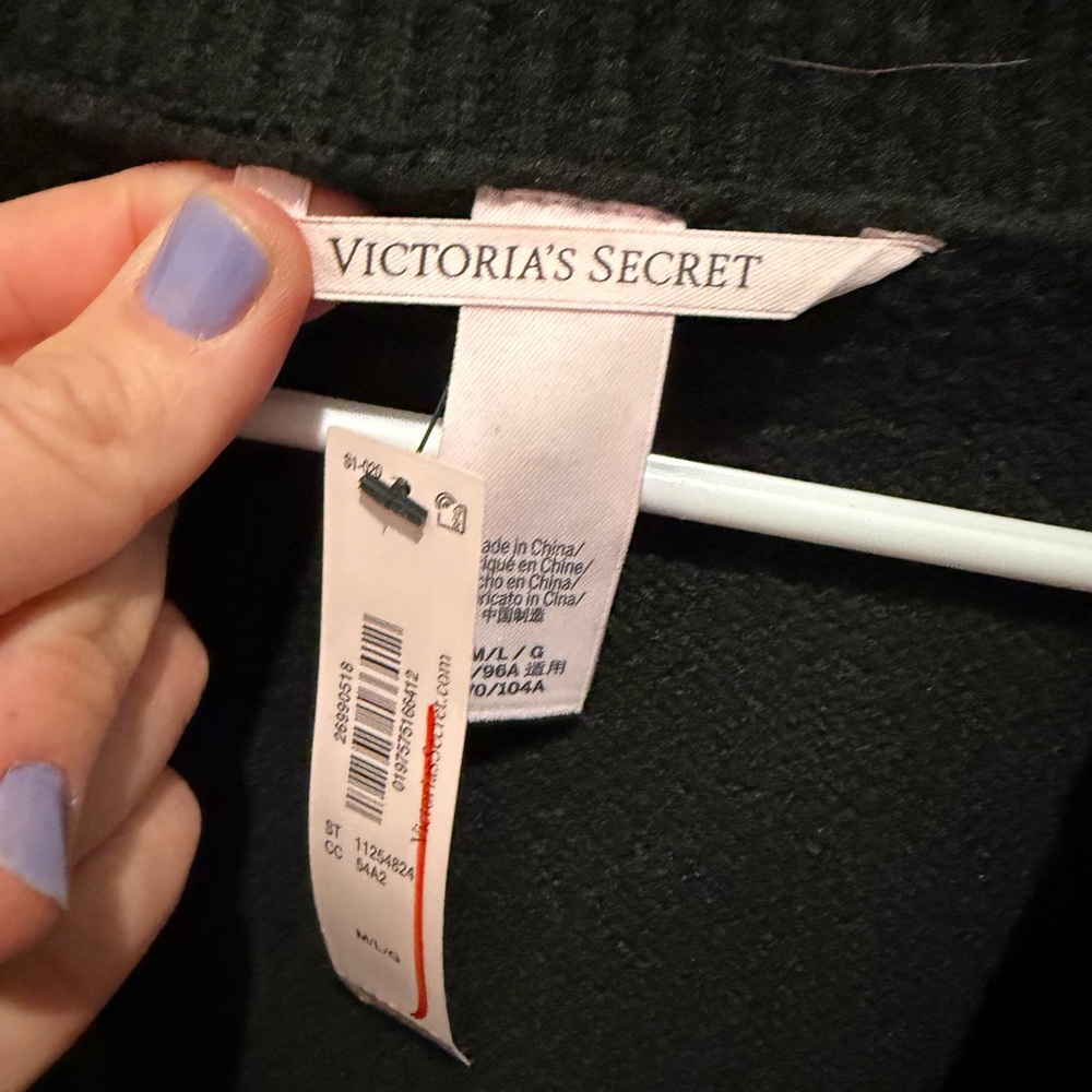 Victoria Secret Black Women's Sweater - Picture 7 of 9